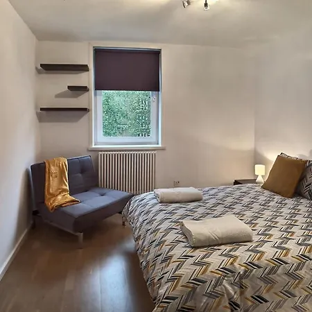 Regents Park Area Apartment